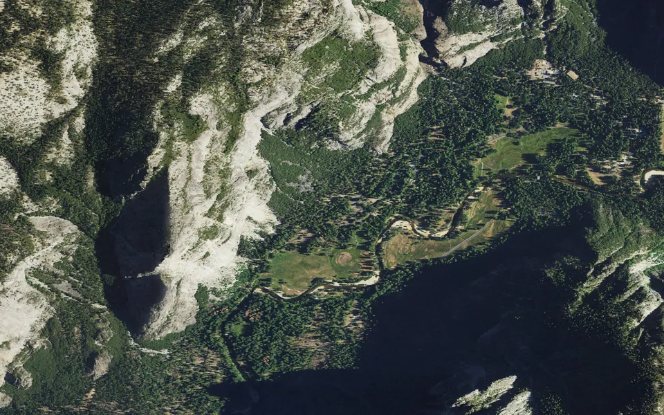 Aerial view centered on Camp 4