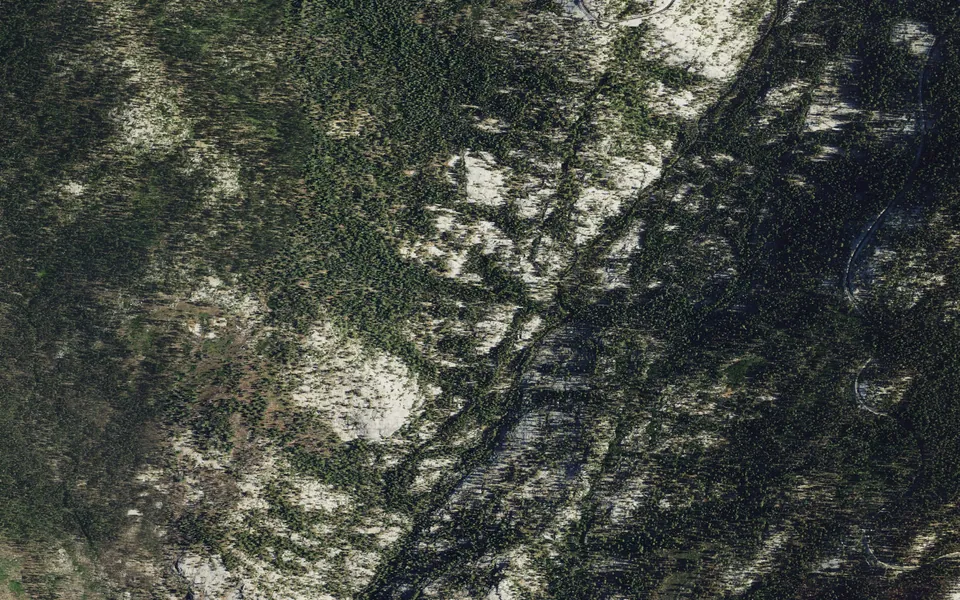Aerial view centered on Yosemite Creek Campground