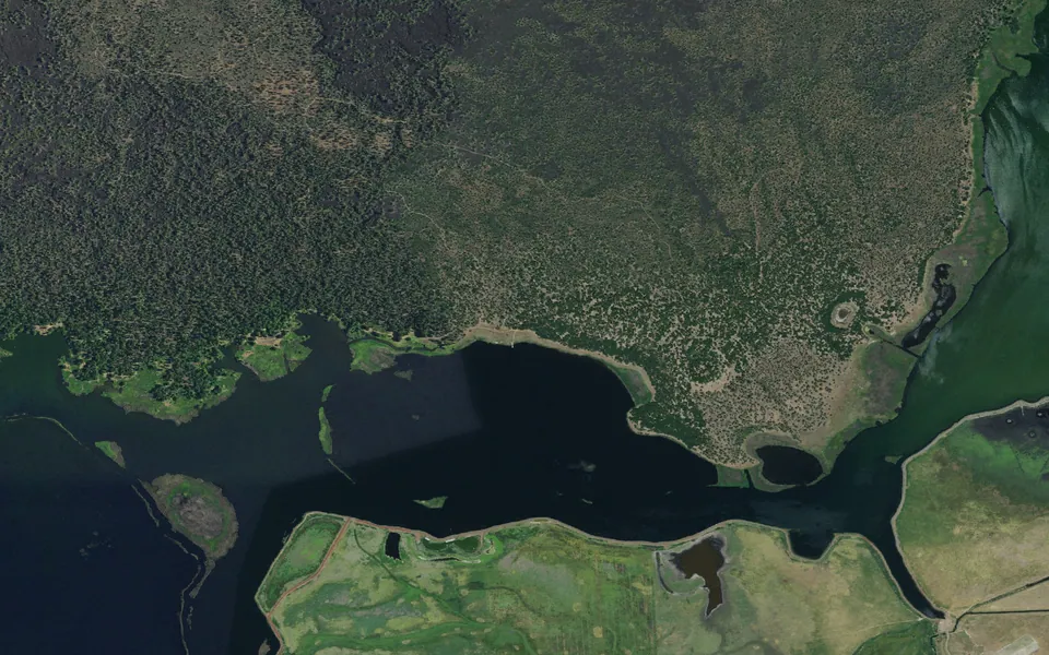 Aerial view centered on Horr Pond