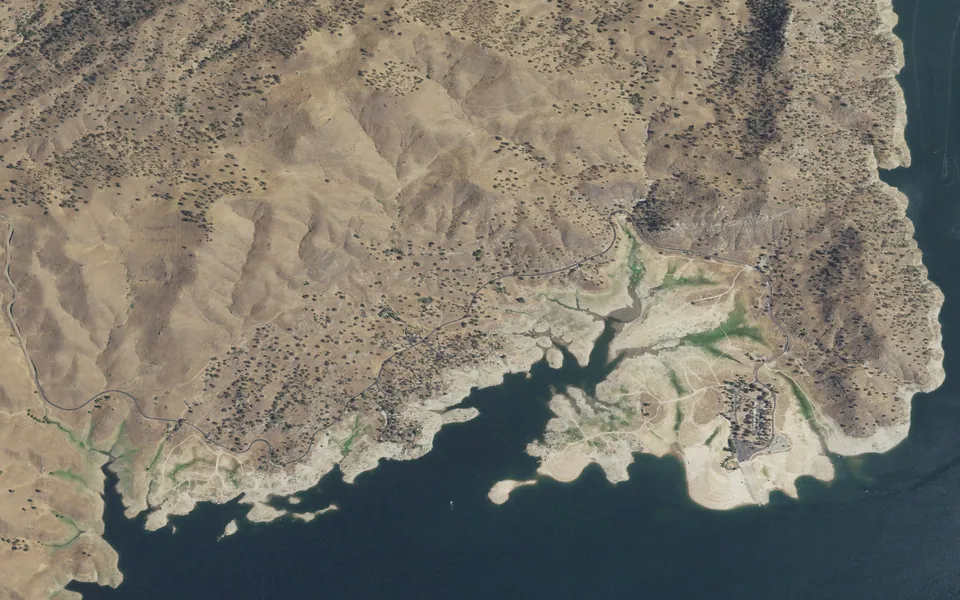 Aerial view centered on Dumna Strand