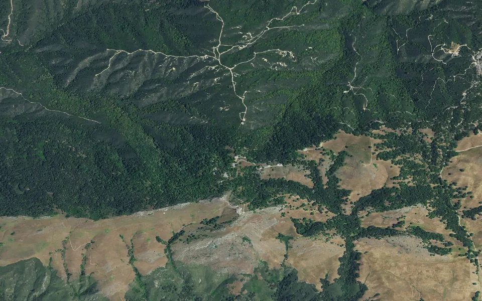 Aerial view centered on Oak Point Campground