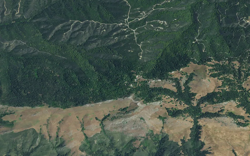 Aerial view centered on Valley View CG