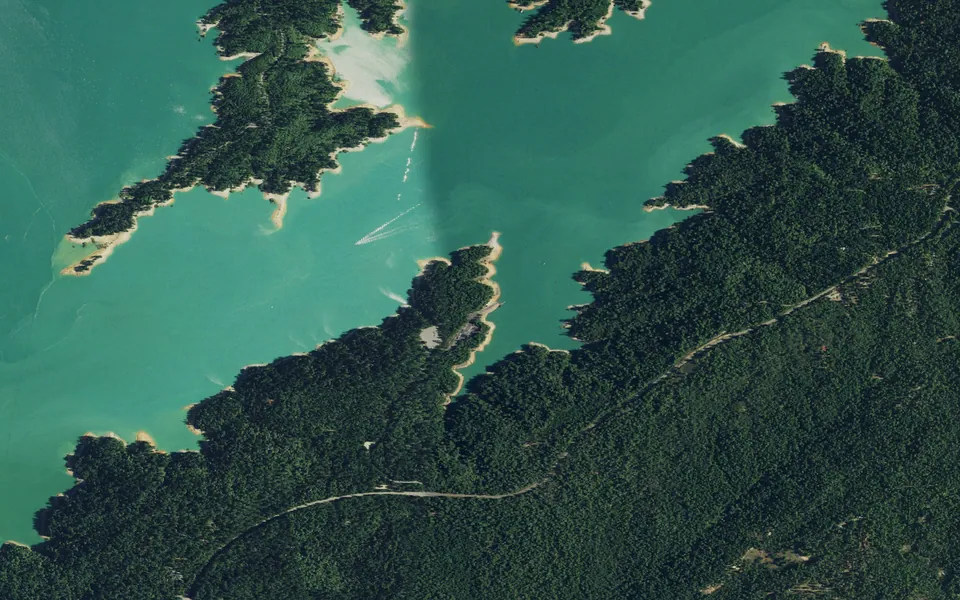 Aerial view centered on Dark Day Campground