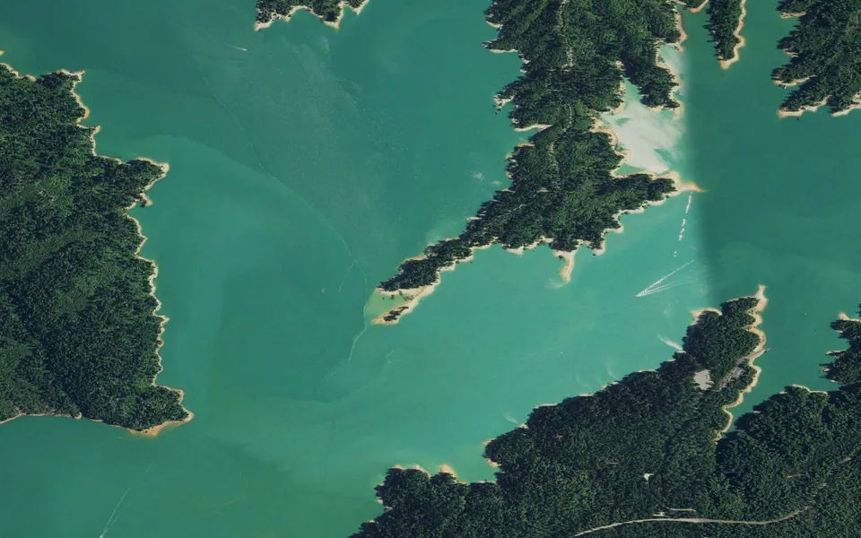Aerial view centered on Garden Point Boat-in Campground