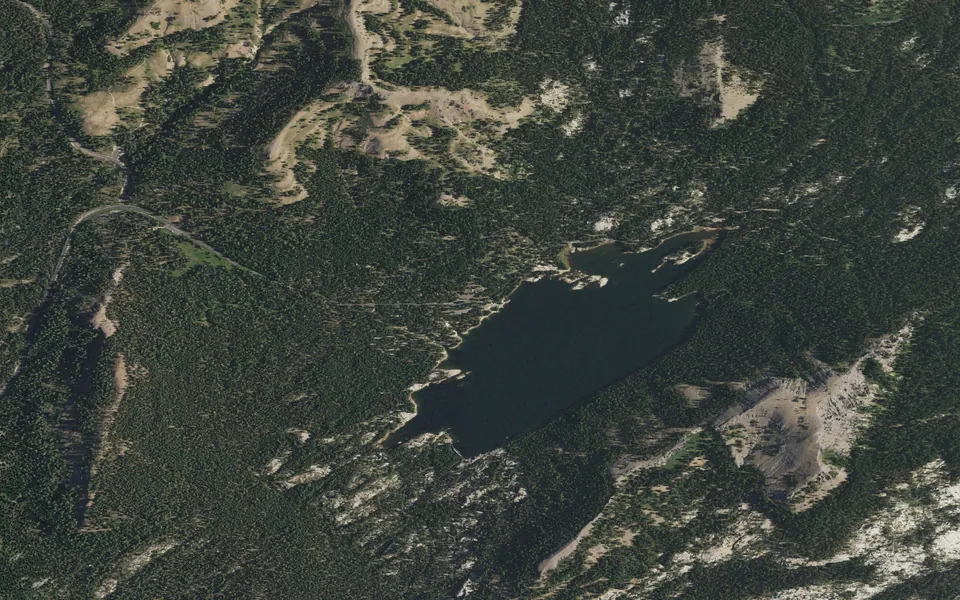 Aerial view centered on Lake Alpine — Backpackers