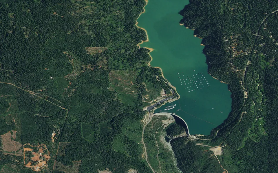 Aerial view centered on Cottage Creek Campground (CA)