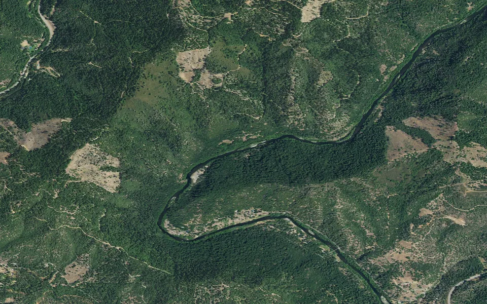 Aerial view centered on Steel Bridge Campground