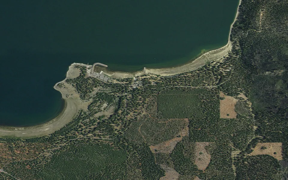 Aerial view centered on Aspen Grove Campground (CA)