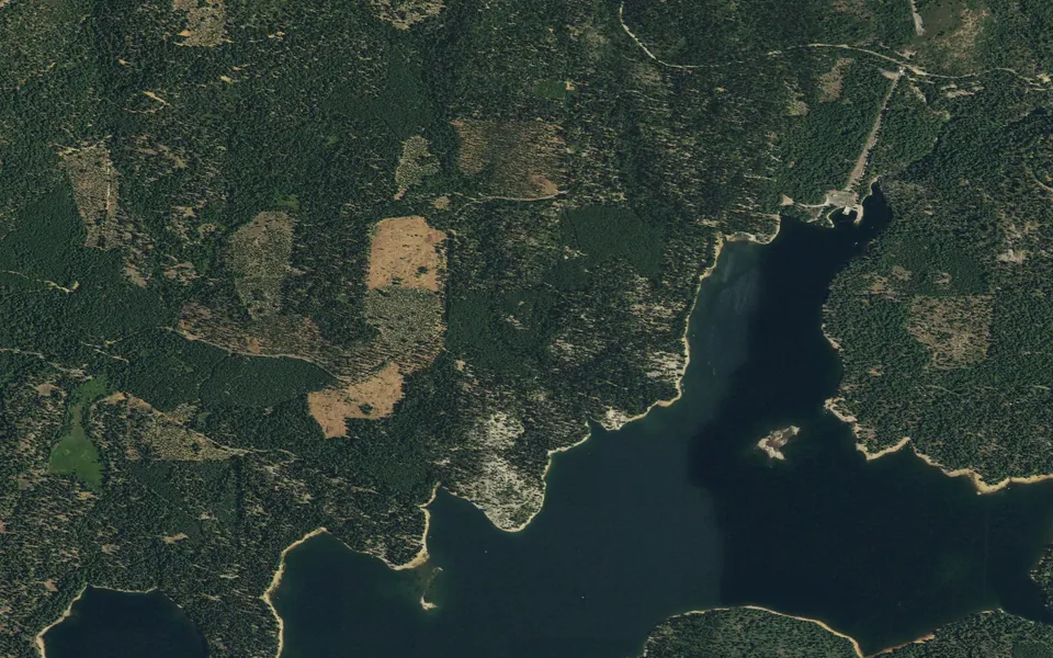 Aerial view centered on Yellowjacket