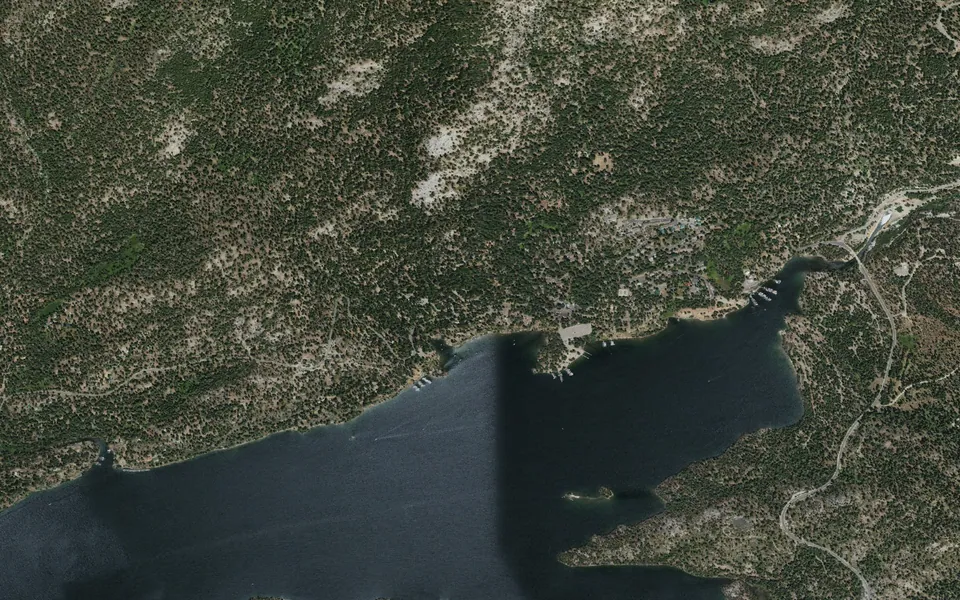 Aerial view centered on Kinnikinnick
