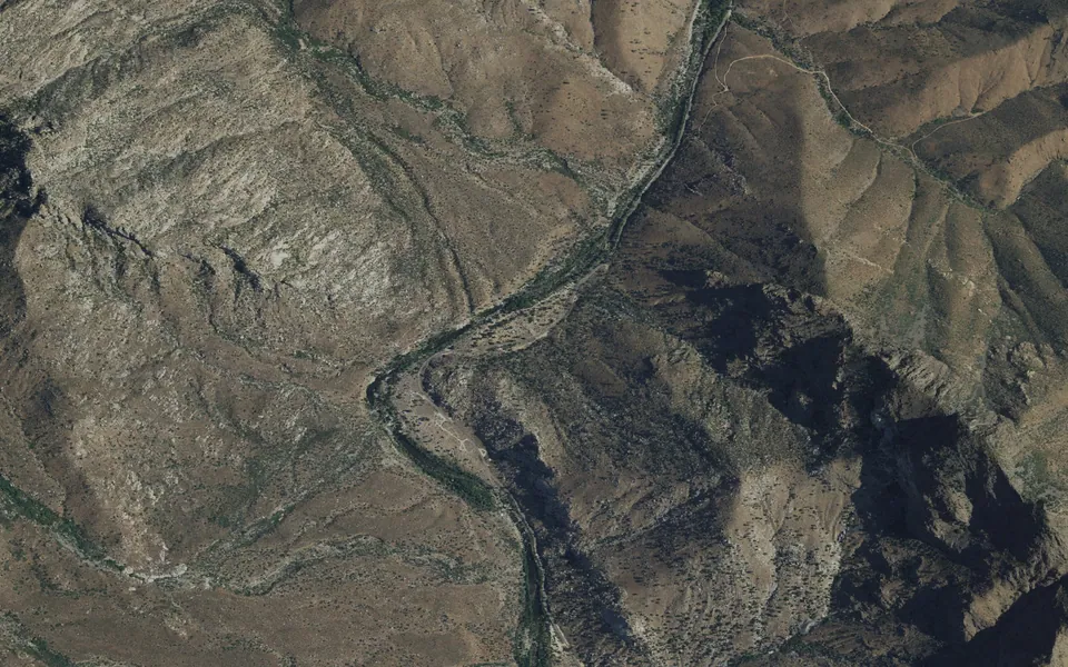 Aerial view centered on Hospital Flat