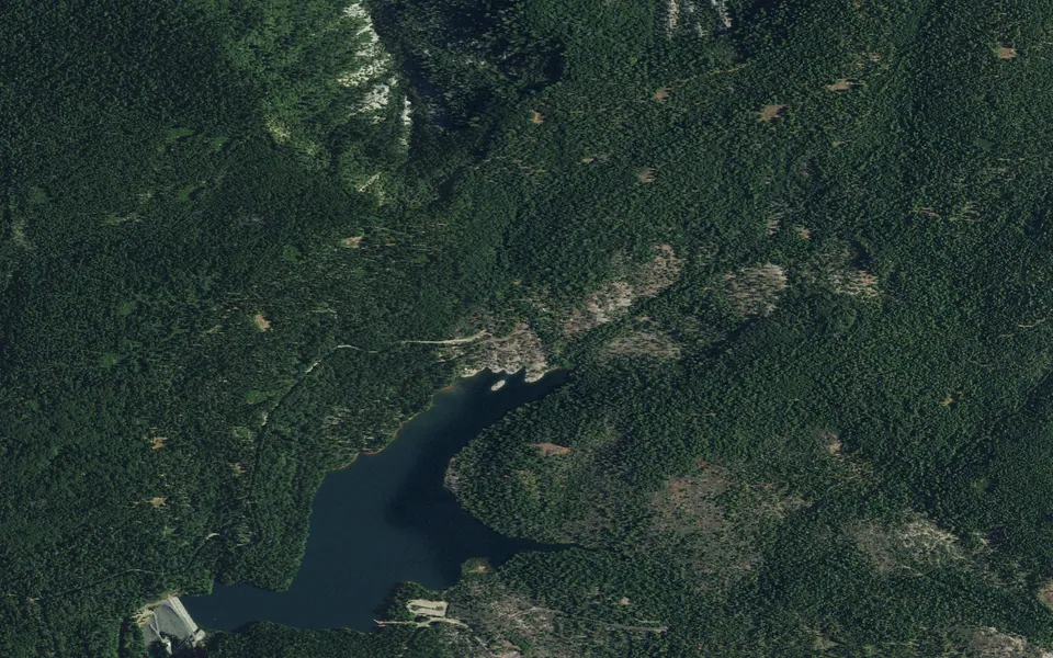 Aerial view centered on Shirttail Creek