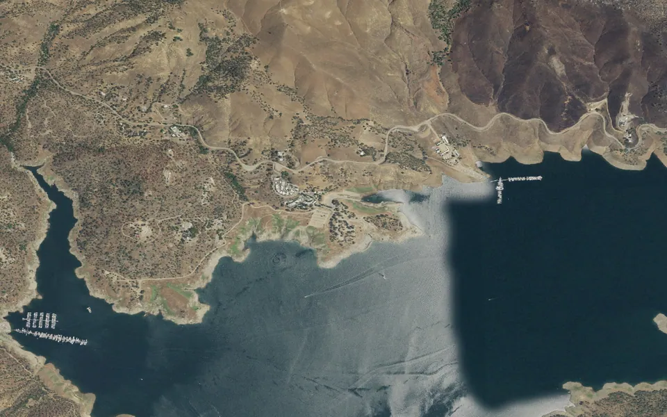 Aerial view centered on Island Park