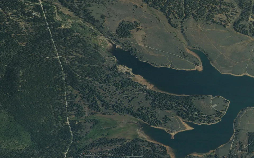 Aerial view centered on Lakeside (Truckee)