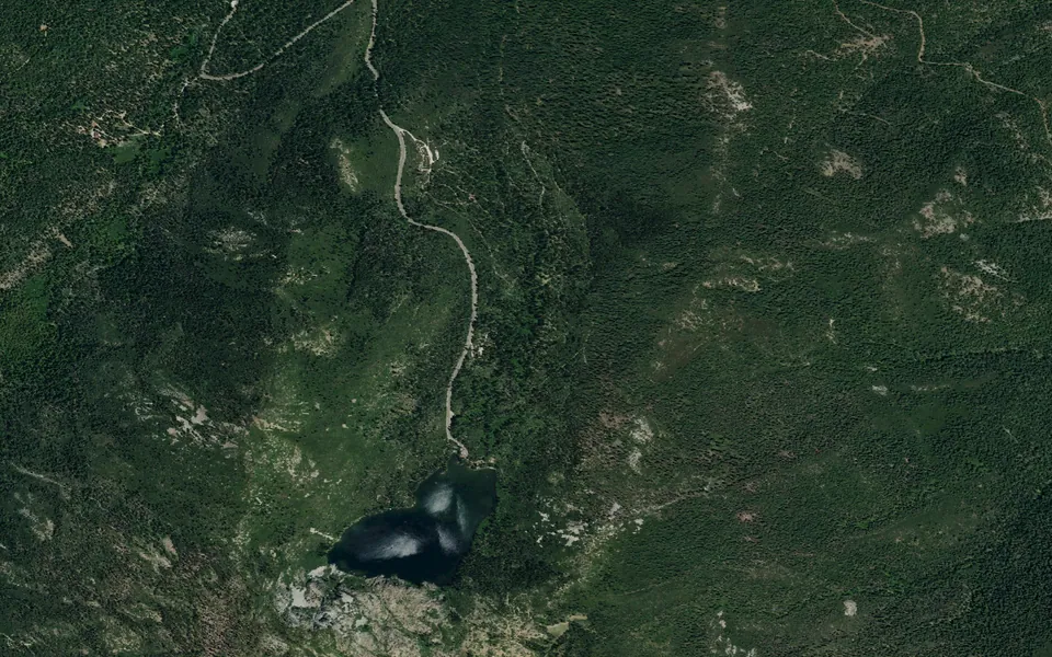 Aerial view centered on Castle Lake Campground