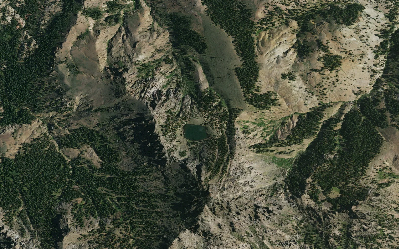 Aerial view centered on Raymond Lake camp area