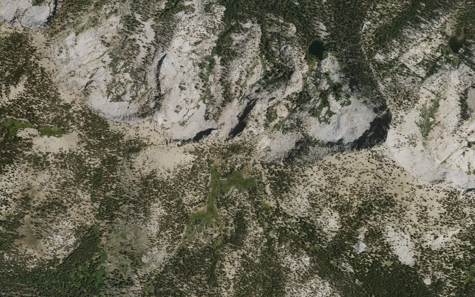 Aerial view centered on Cunningham Lake camp area