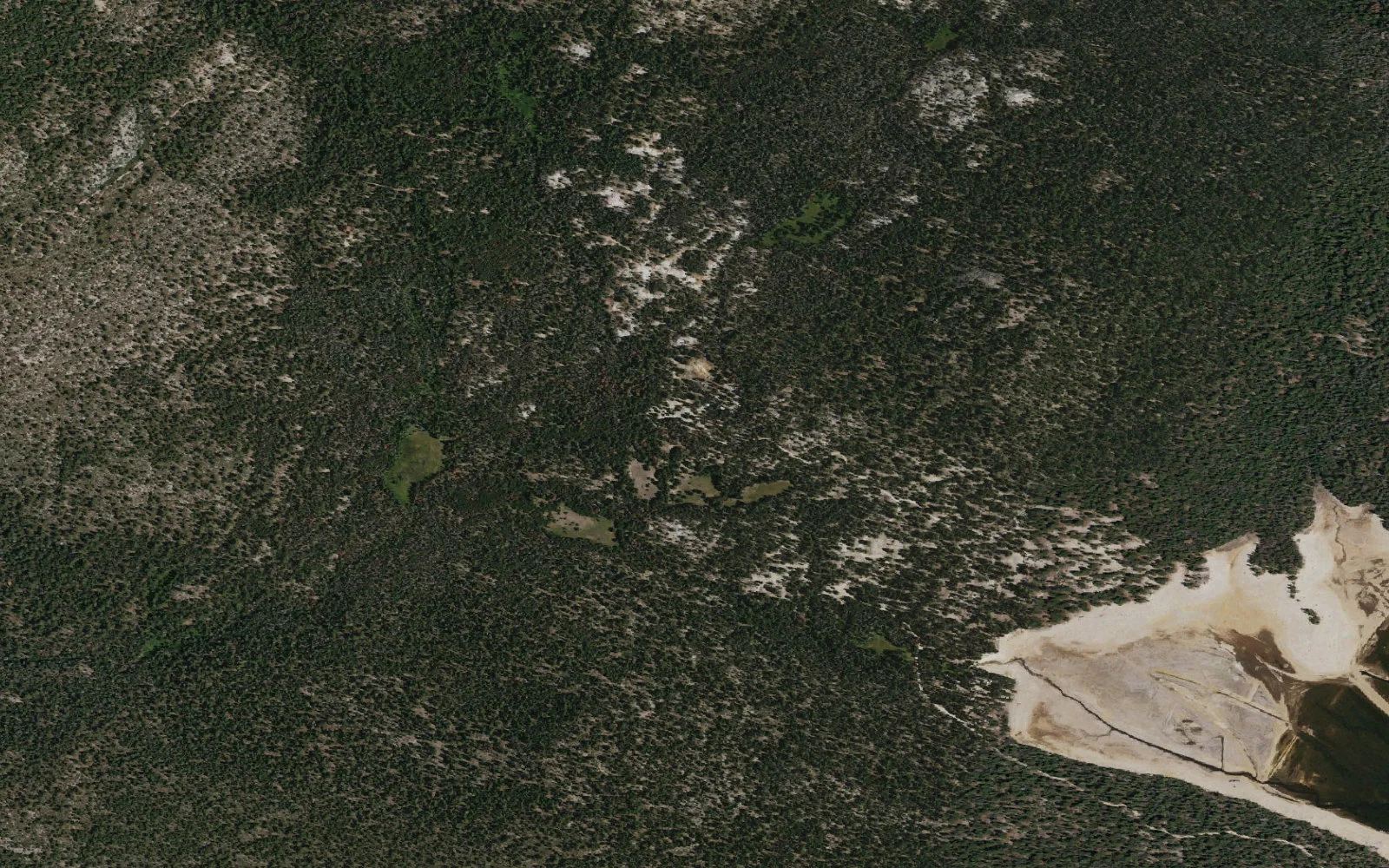 Aerial view centered on Margaret Lakes Trailhead