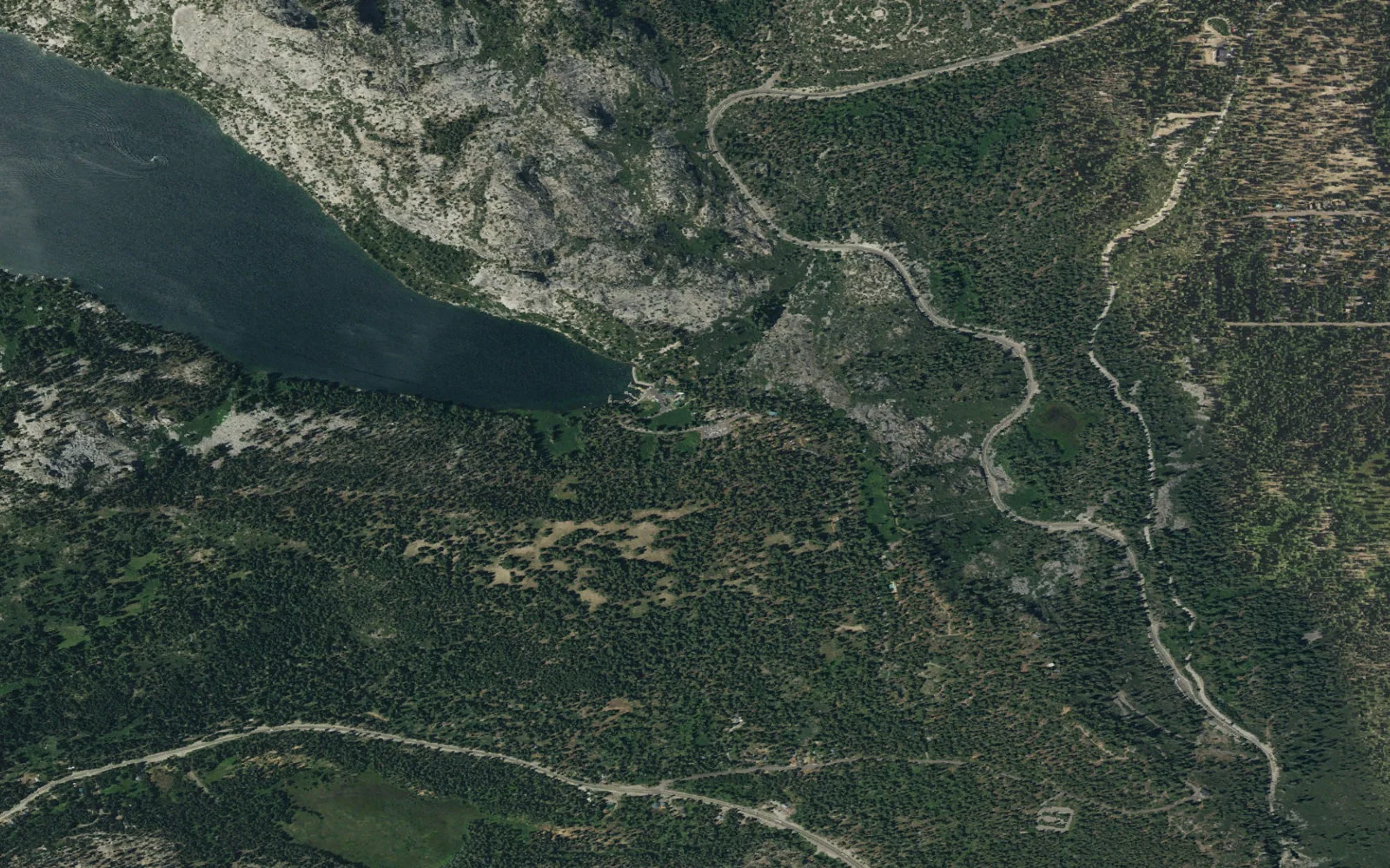 Aerial view centered on Echo Lakes Trailhead