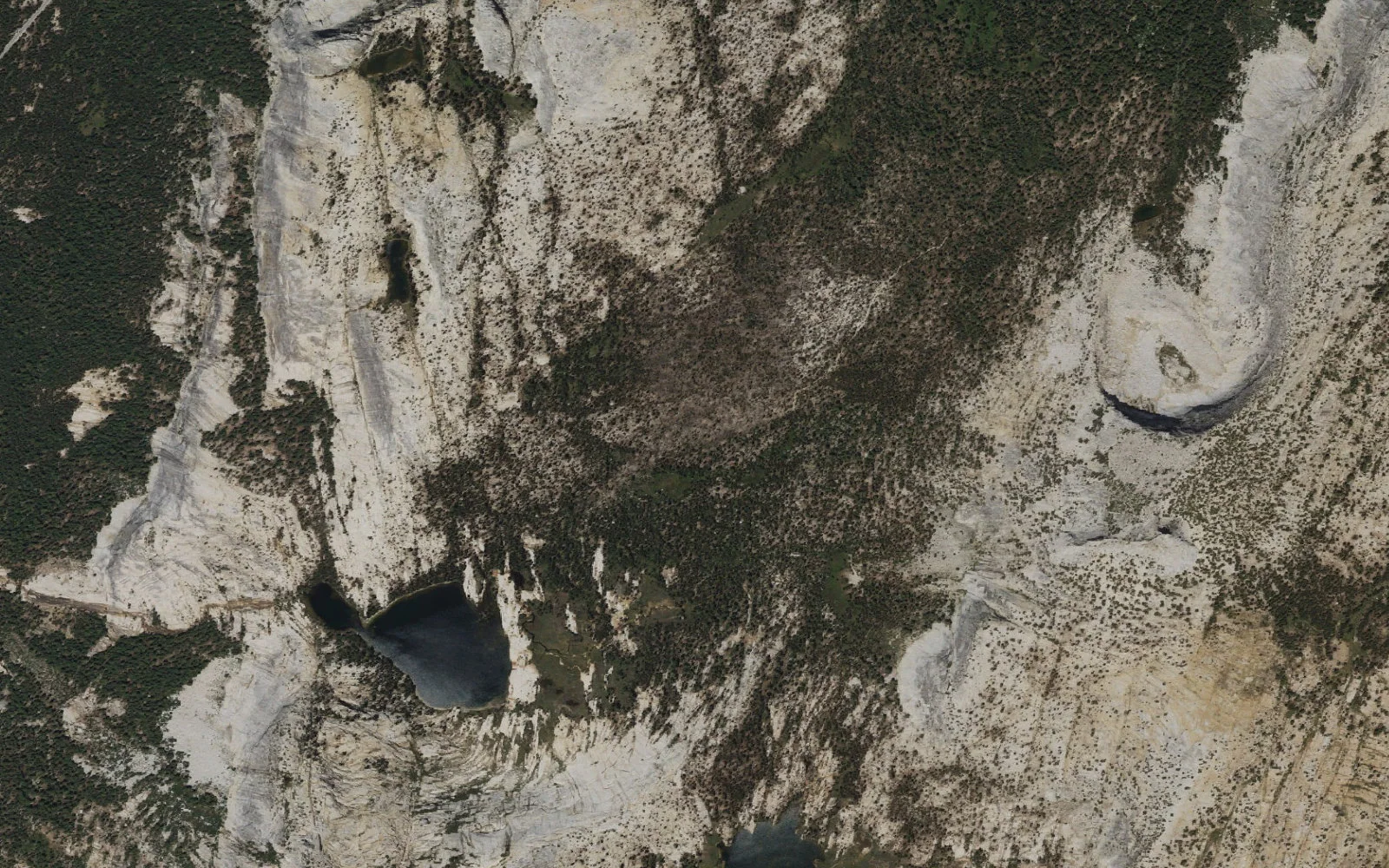 Aerial view centered on Lower Cathedral Lake camp area