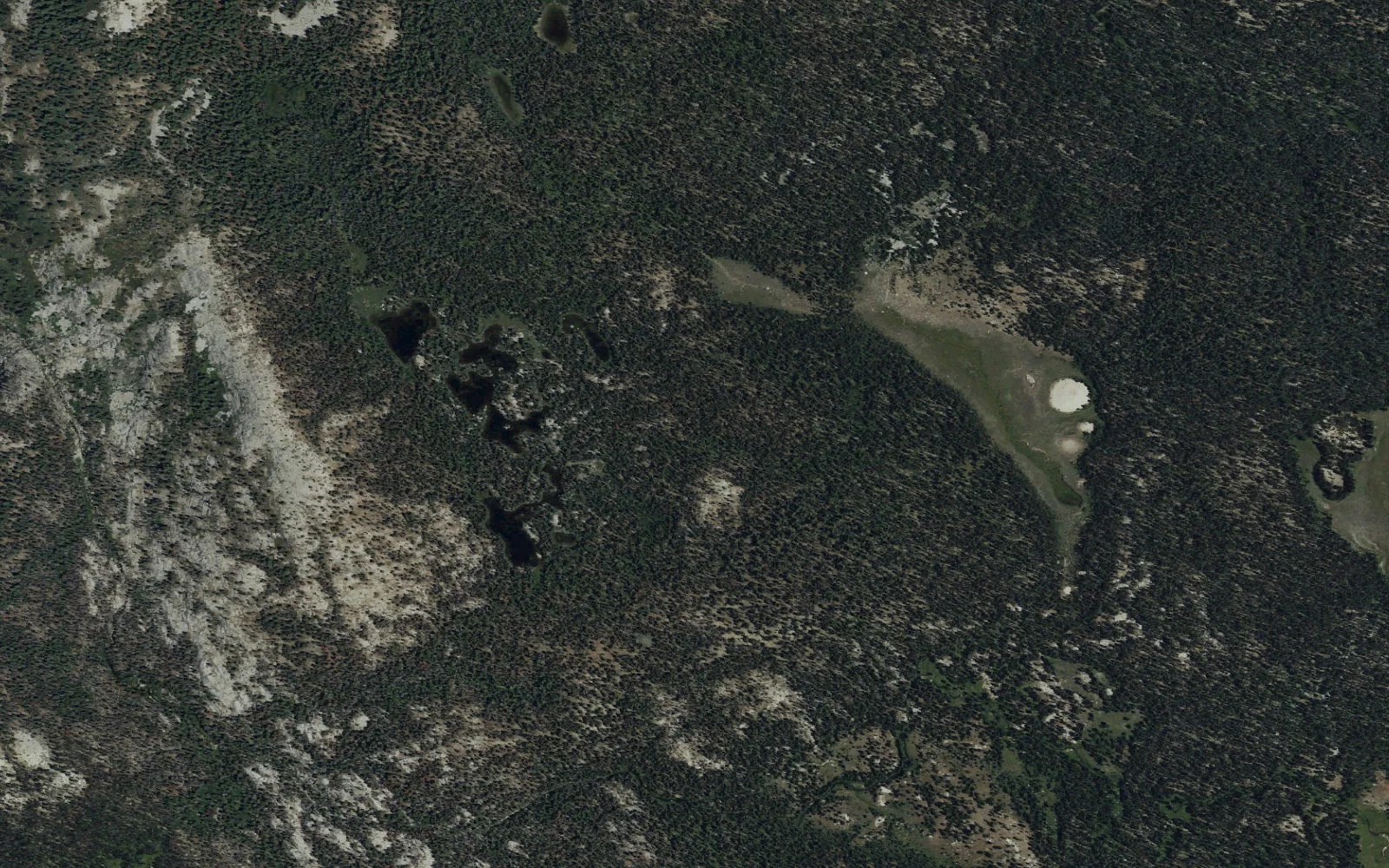 Aerial view centered on Hockett Lakes camp area
