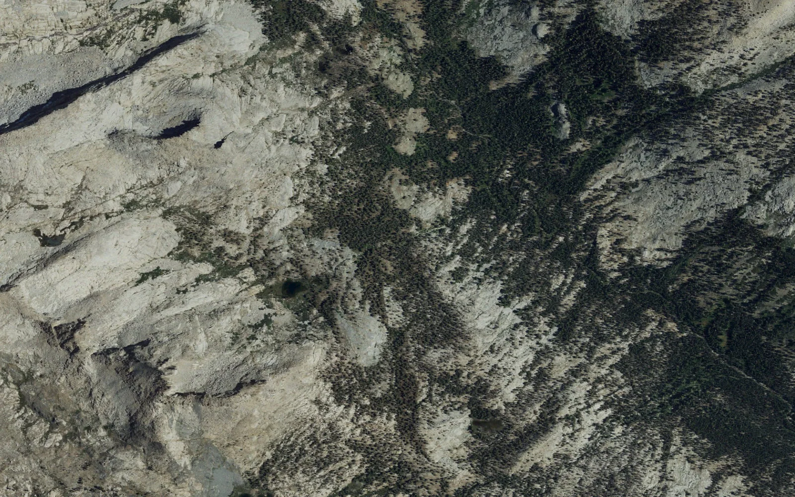 Aerial view centered on Lake 10,275 camp area
