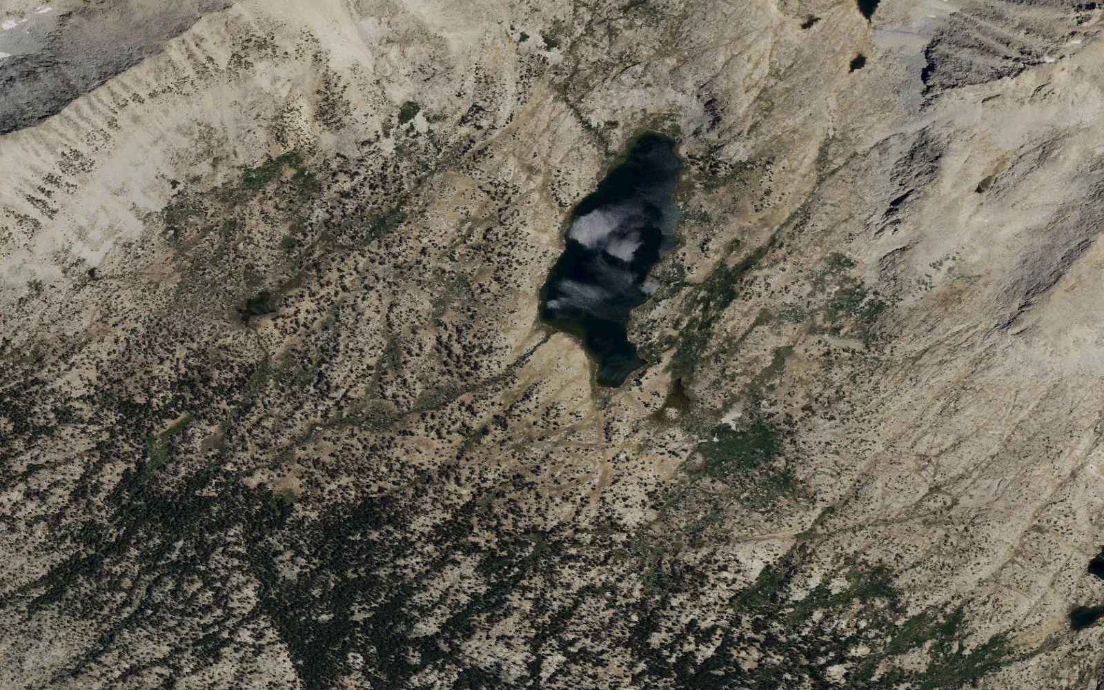 Aerial view centered on Lake 11,092 camp area