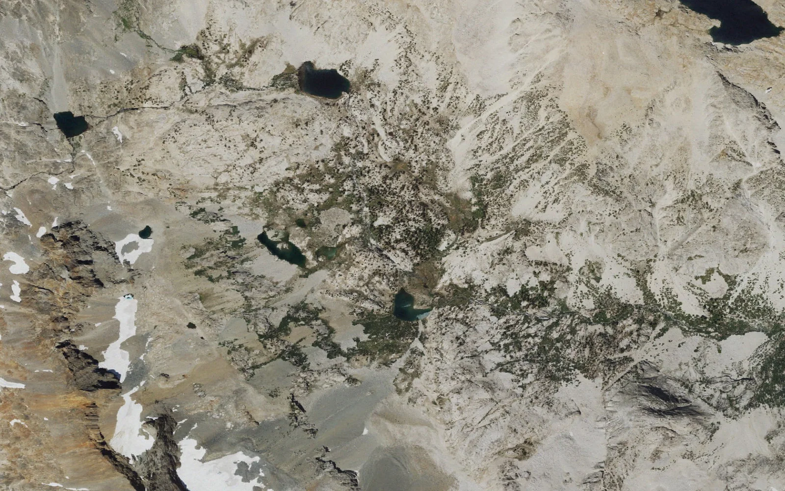 Aerial view centered on Le Conte Lakes camp area