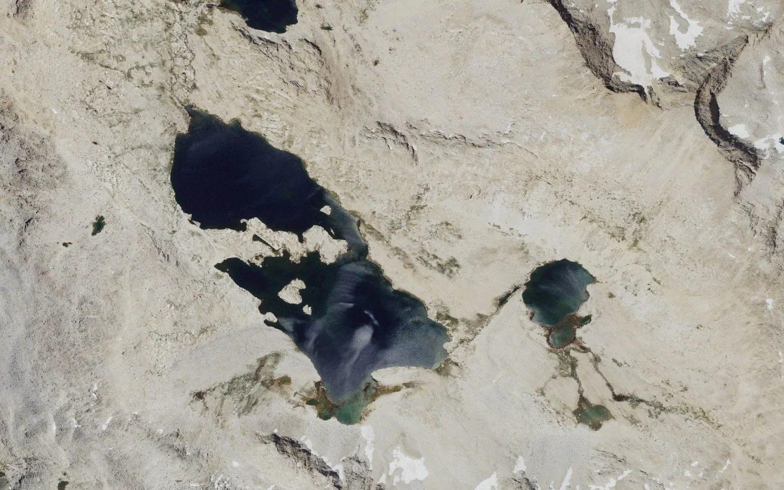 Aerial view centered on Wanda Lake camp area