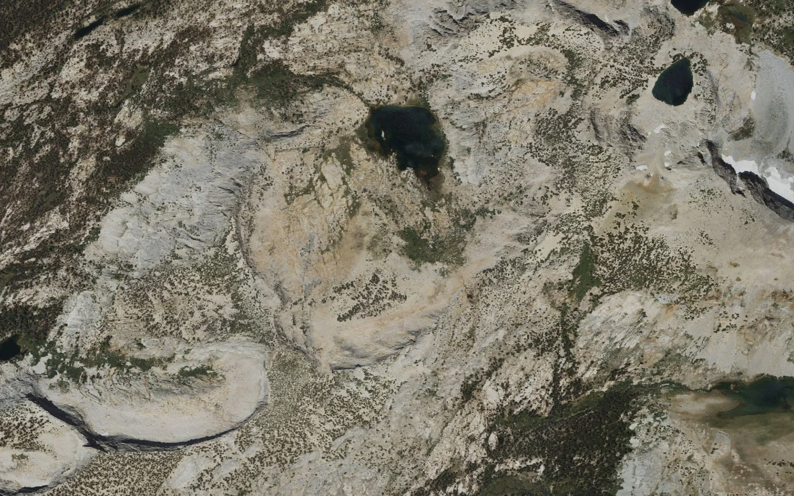 Aerial view centered on Vogelsang Lake camp area