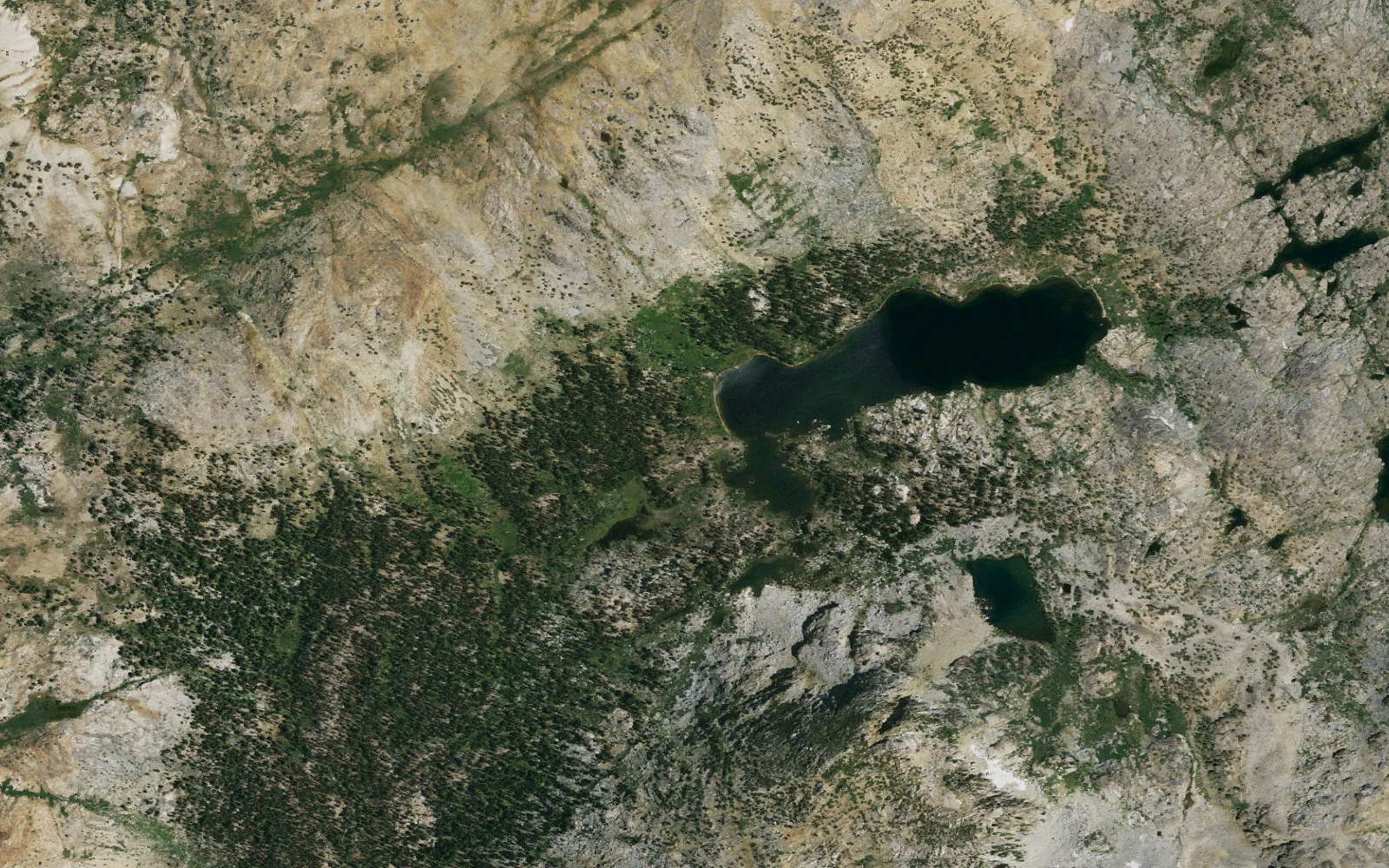 Aerial view centered on Dorothy Lake camp area
