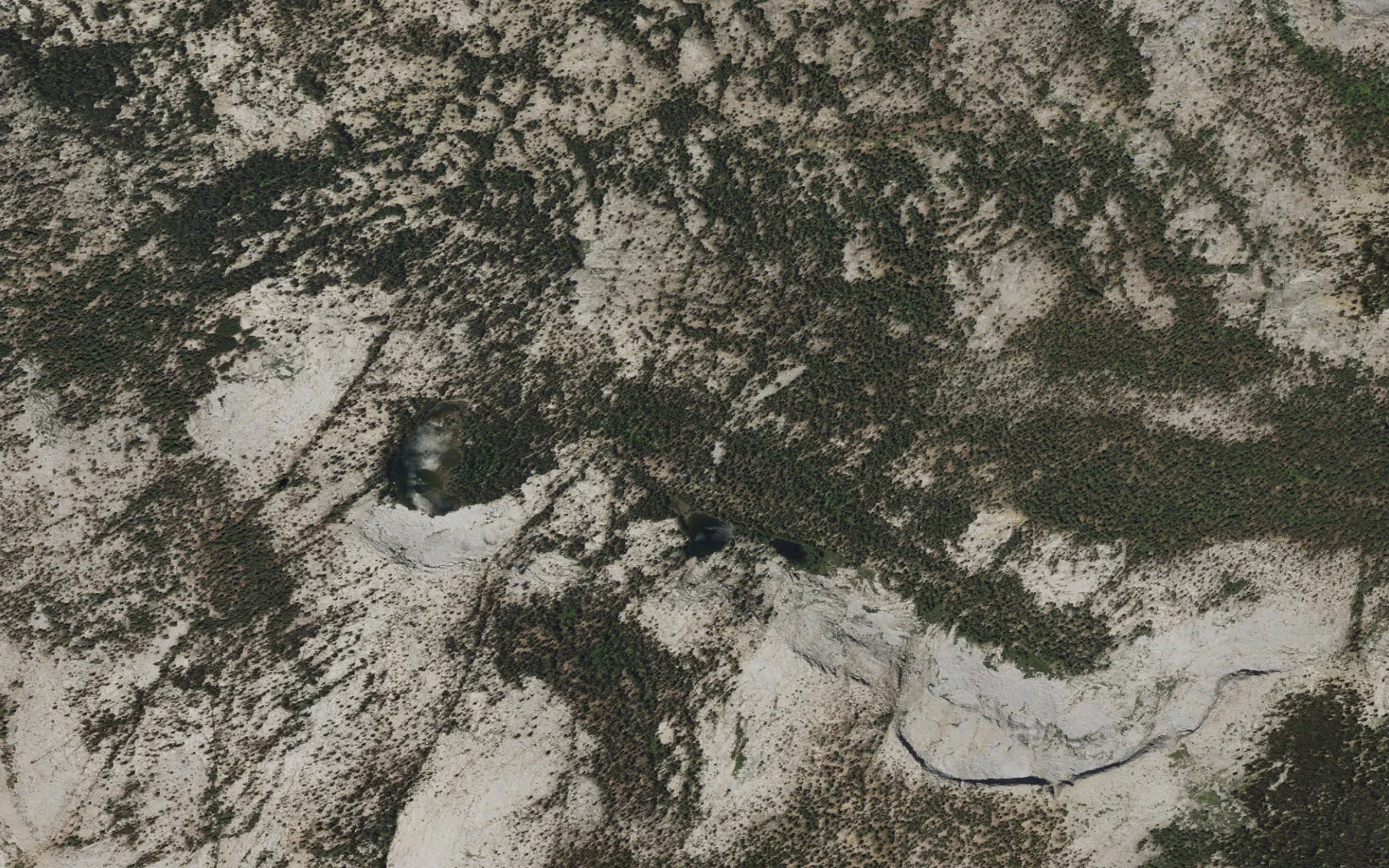 Aerial view centered on Merced Pass Lakes camp area