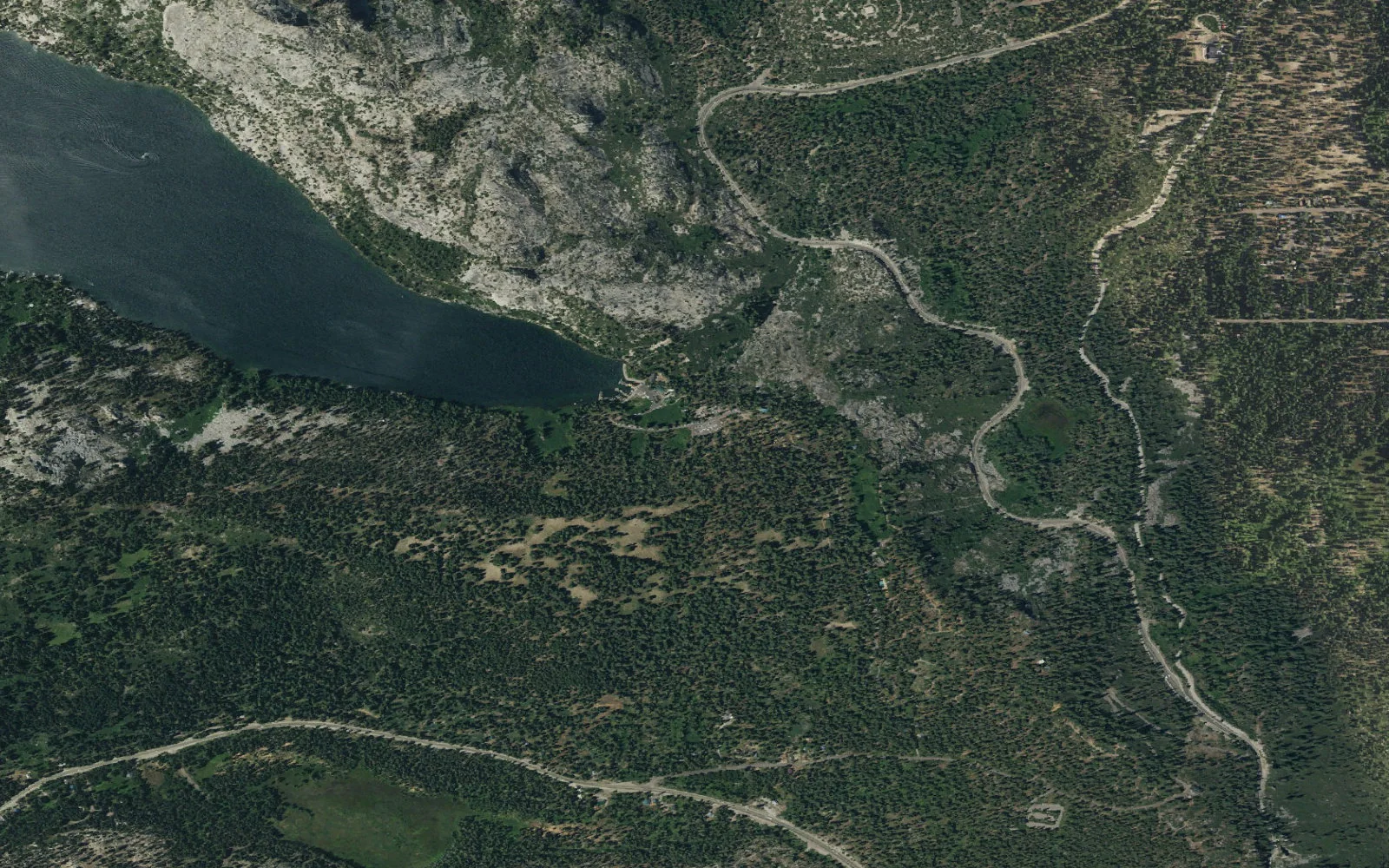 Aerial view centered on Echo Lakes Trailhead