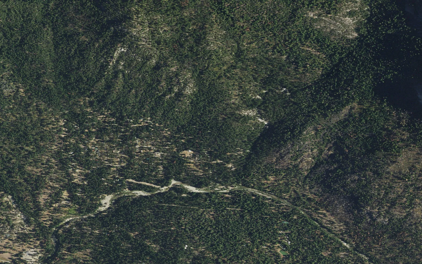 Aerial view centered on Chilnualna Falls Trailhead