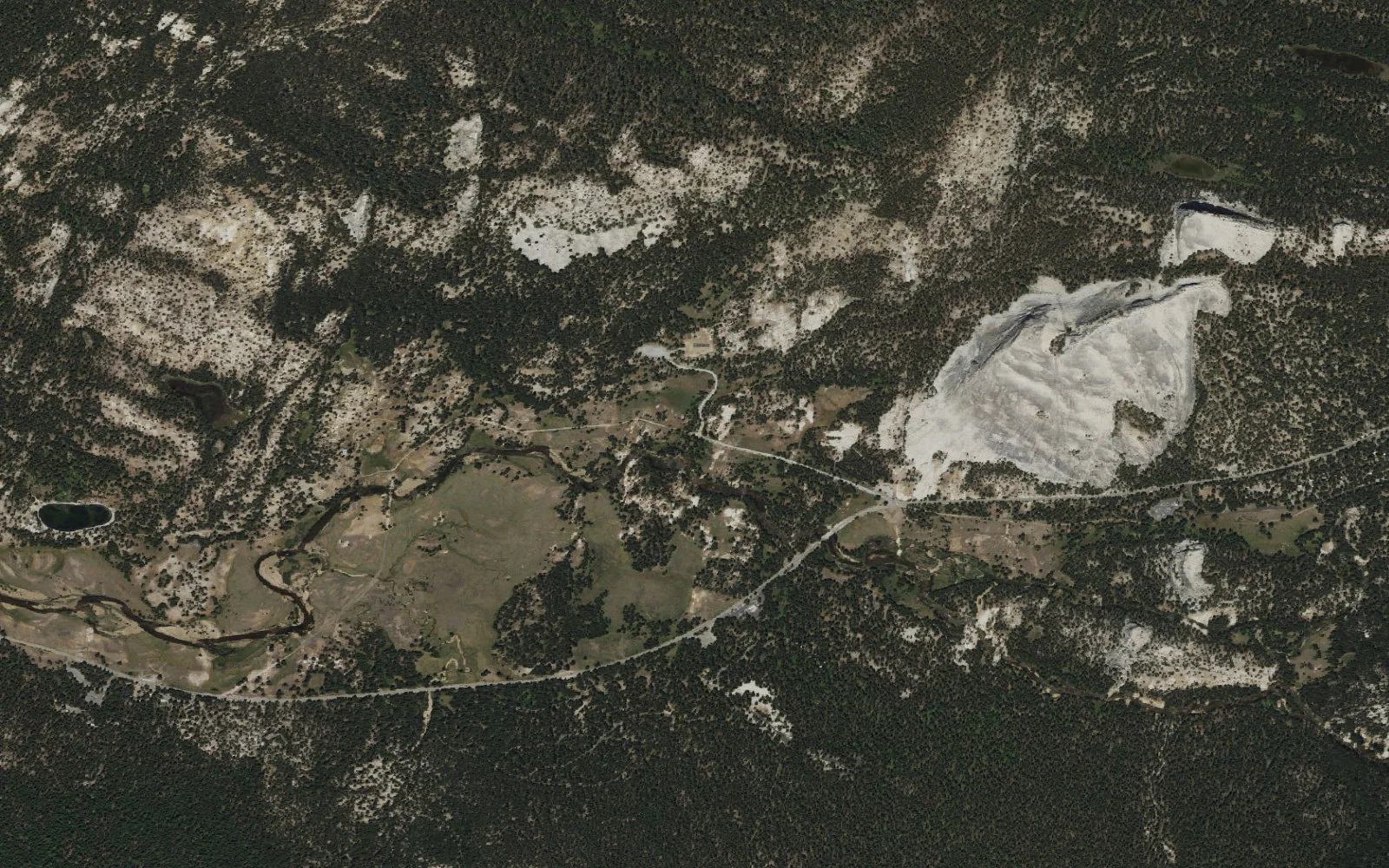 Aerial view centered on Glen Aulin Trailhead