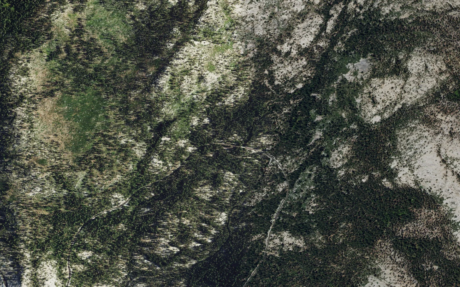 Aerial view centered on Ten Lakes Trailhead