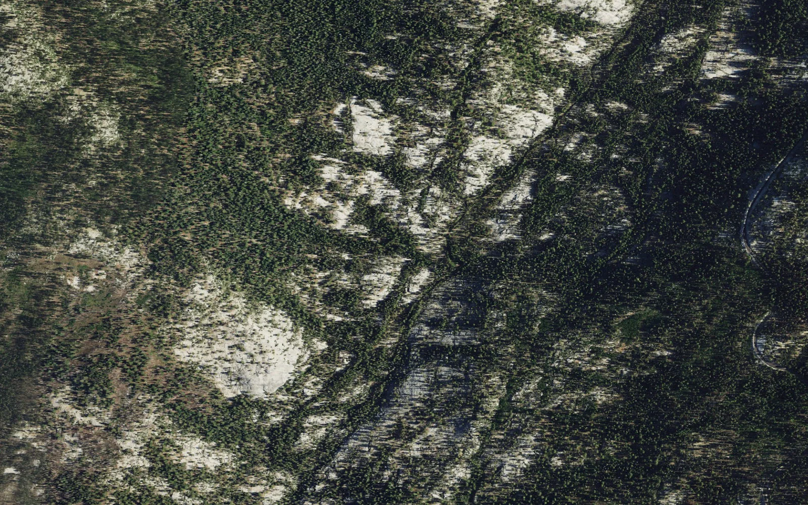 Aerial view centered on Yosemite Creek Trailhead