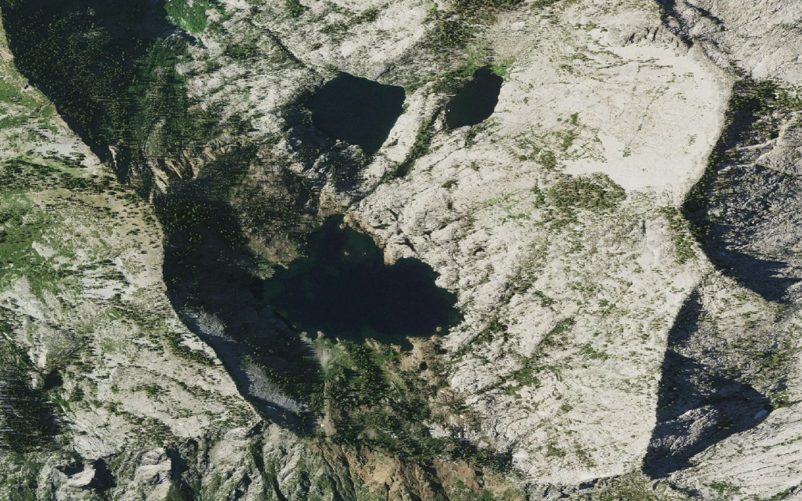Aerial view centered on Caribou Lake camp area