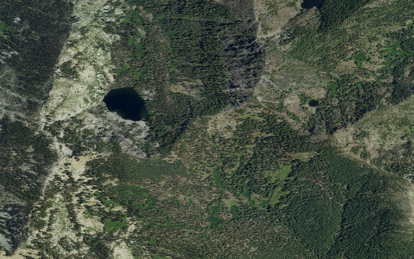Aerial view centered on Coffee Creek Granite Lake camp area