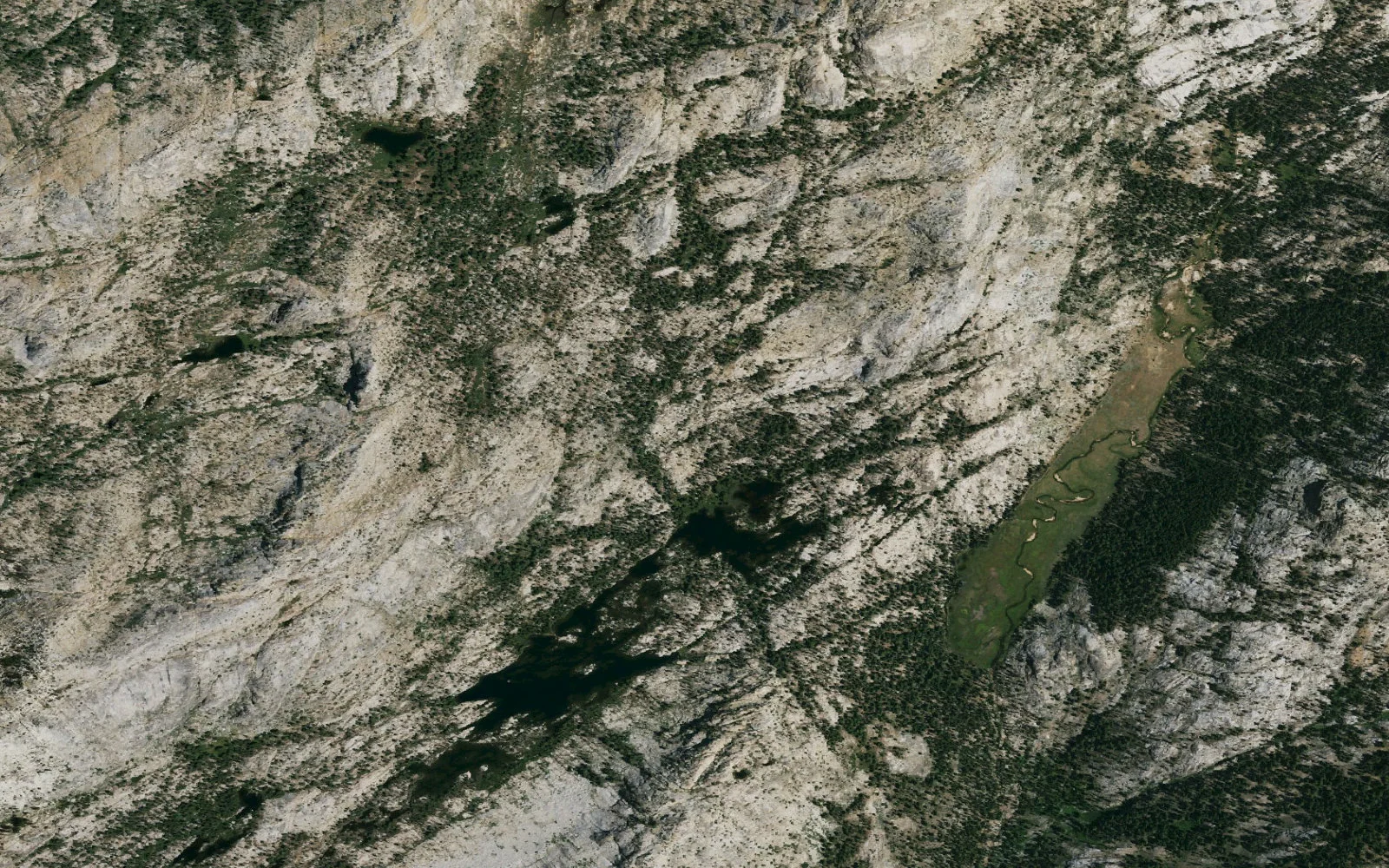 Aerial view centered on Maxwell Lake camp area