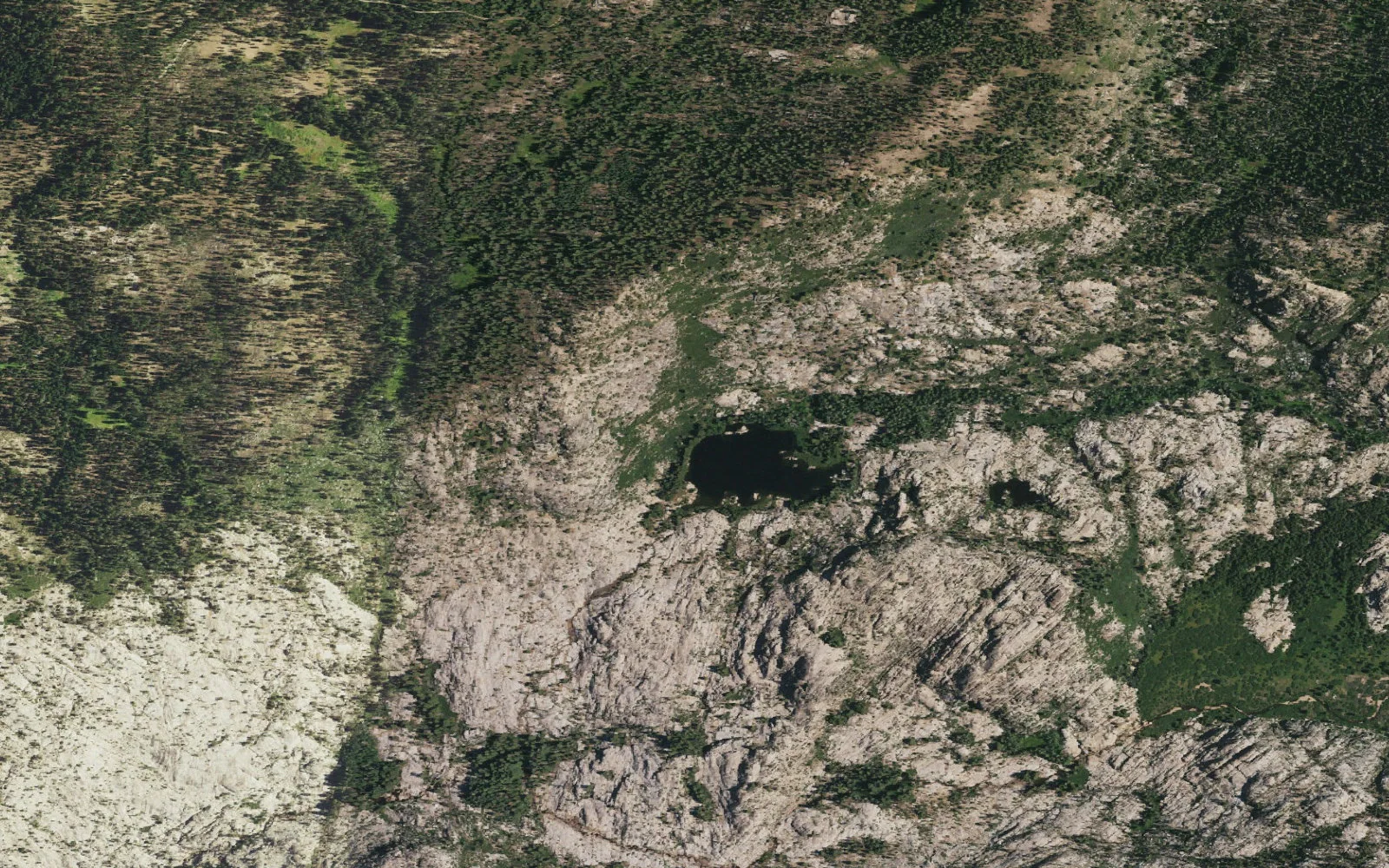 Aerial view centered on Waterhouse Lake camp area