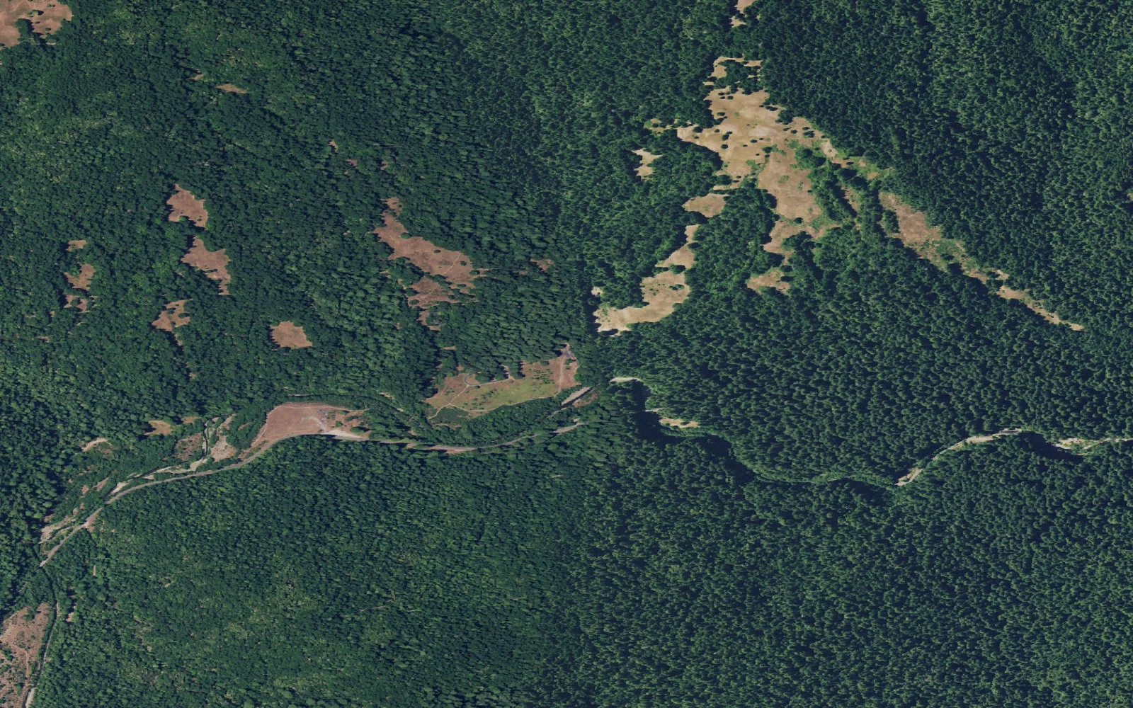 Aerial view centered on Albee Creek Trailhead