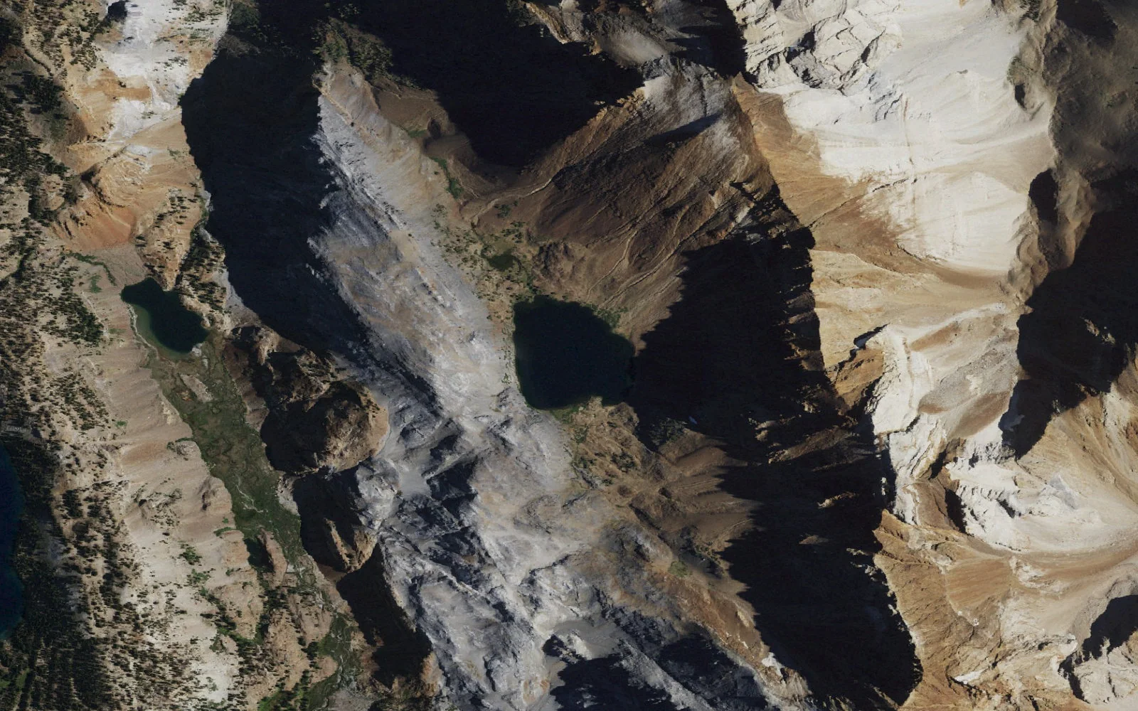 Aerial view centered on Bright Dot Lake