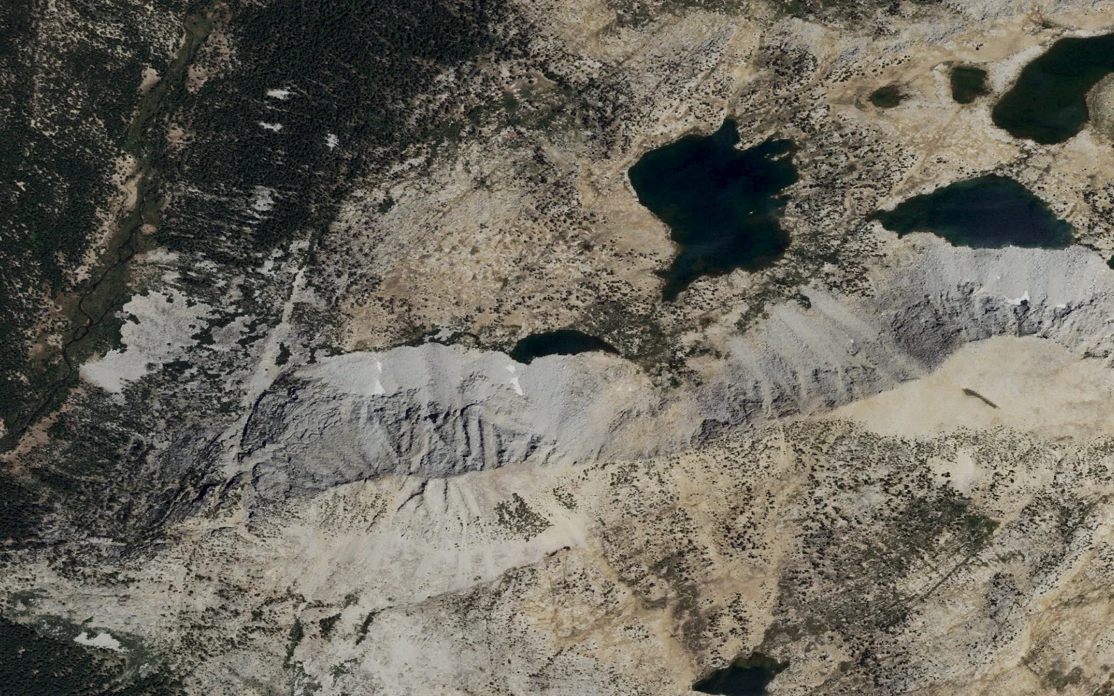 Aerial view centered on Chevaux Lake