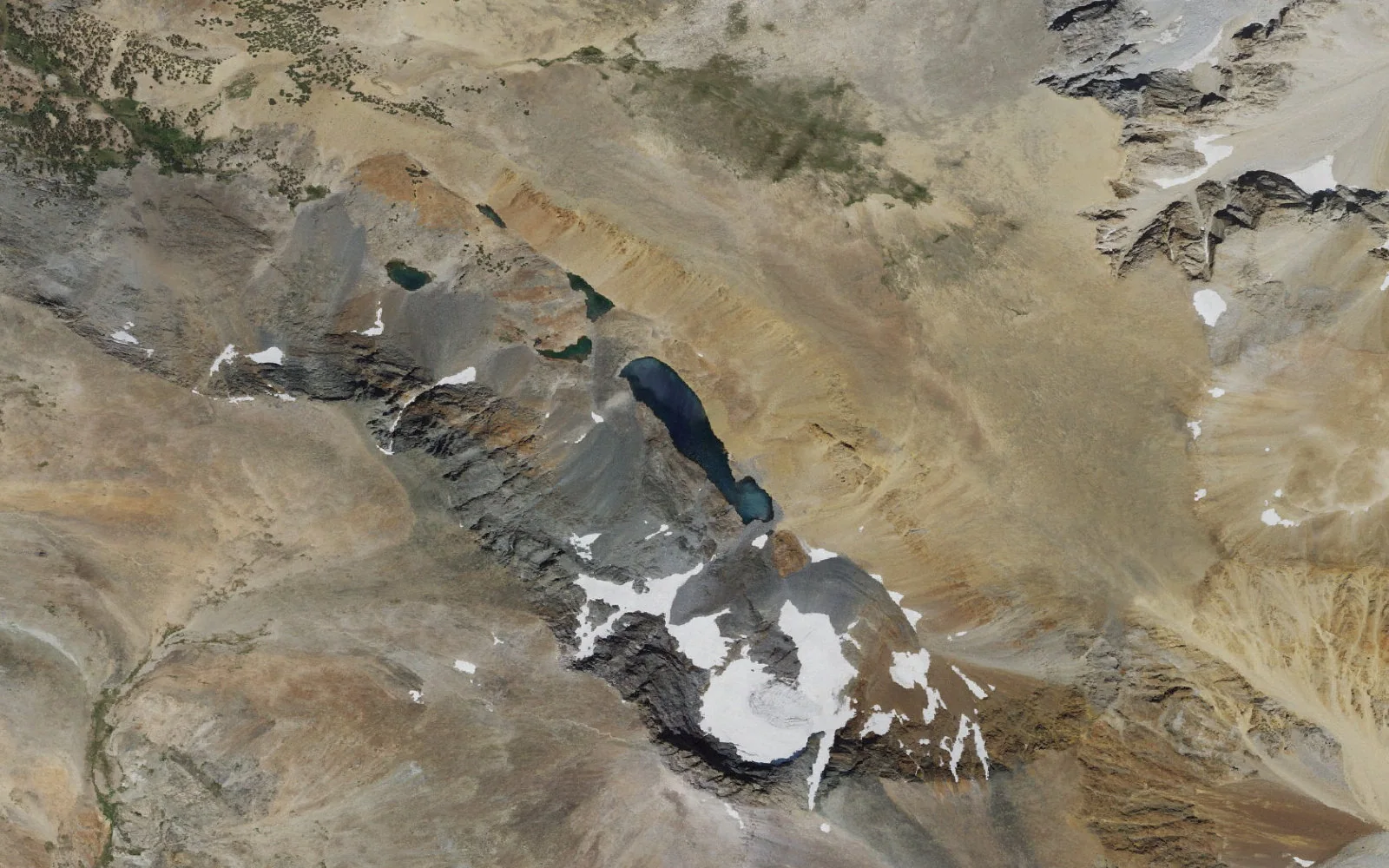 Aerial view centered on Dana Lake