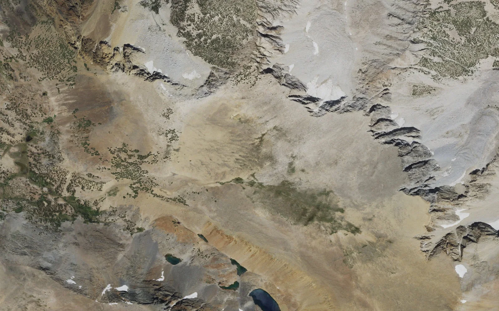 Aerial view centered on Dana Plateau