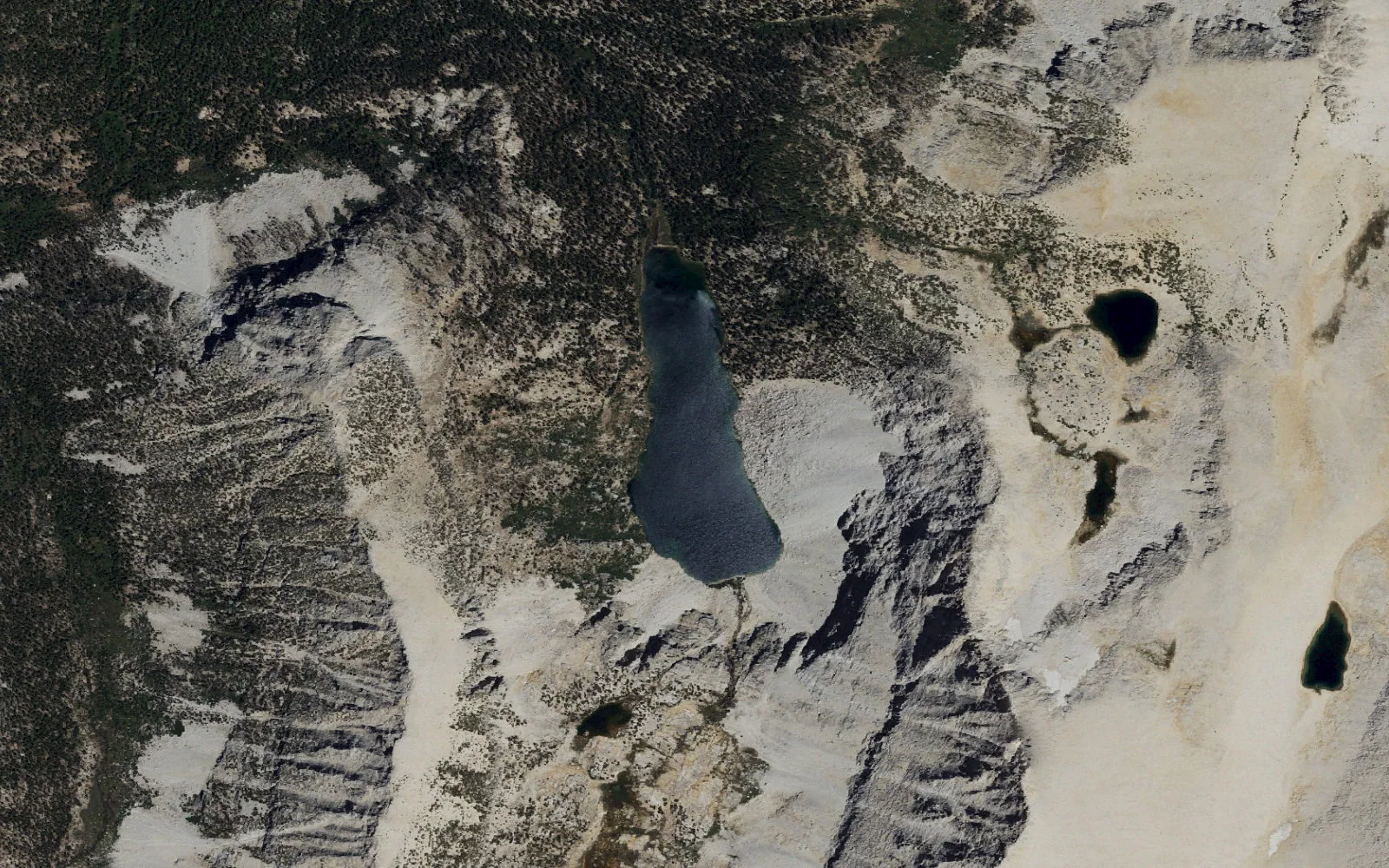 Aerial view centered on Fourth Recess Lake