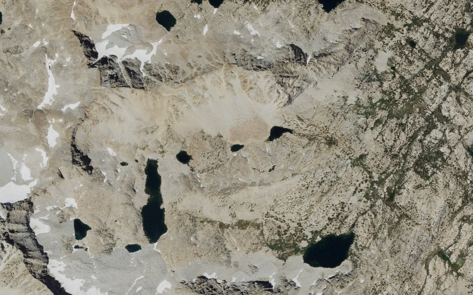 Aerial view centered on Hell Diver Lakes