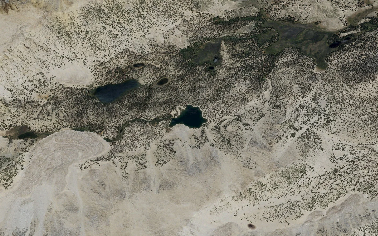 Aerial view centered on Hidden Lake