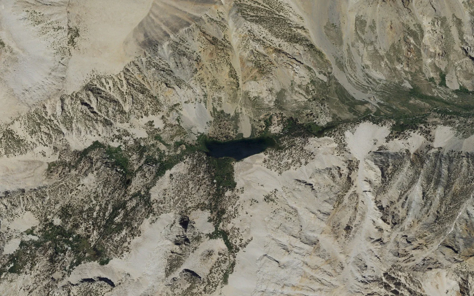 Aerial view centered on Horton Lake
